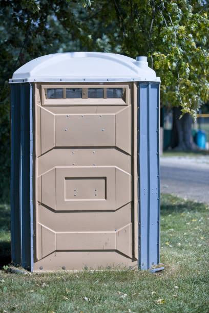 Best Portable restroom trailer rental  in Green Bay, WI